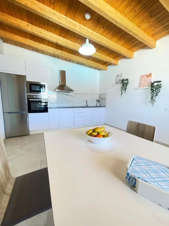 Villa Samara Тегитар 0*,